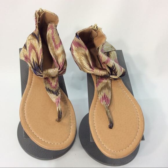 Charming Charlie 6.5 Gladiator Sandals Metallic - Picture 2 of 6